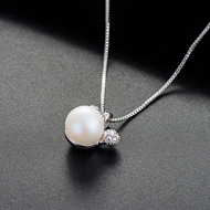 Picture of Pretty Swarovski Element Pearl White Pendant Necklace