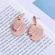 Picture of Zinc Alloy Rose Gold Plated Dangle Earrings in Exclusive Design