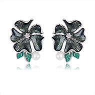 Picture of Classic Flower Stud Earrings Online Only