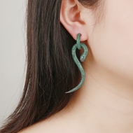 Picture of Inexpensive Gold Plated White Dangle Earrings from Reliable Manufacturer