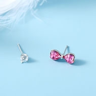 Picture of 925 Sterling Silver Platinum Plated Stud Earrings in Flattering Style