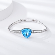 Picture of Beautiful Swarovski Element Platinum Plated Fashion Bangle