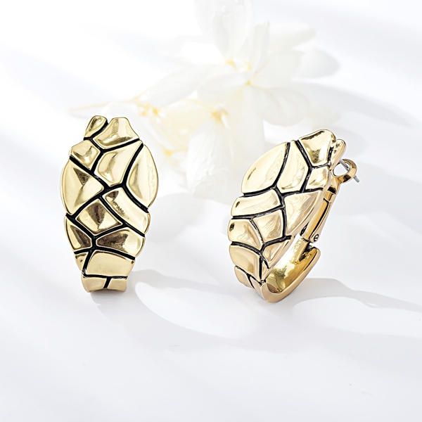 Picture of Dubai Medium Stud Earrings at Unbeatable Price