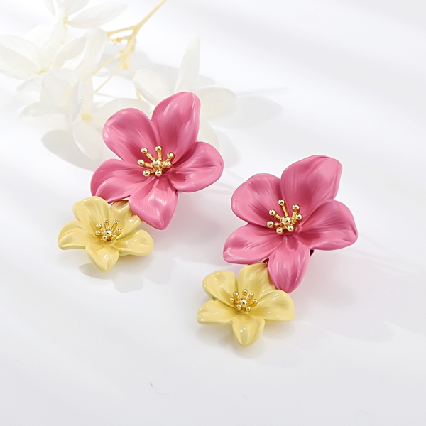 Picture of Wholesale Gold Plated Big Dangle Earrings with No-Risk Return