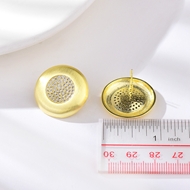 Picture of Wholesale Gold Plated Copper or Brass Stud Earrings with No-Risk Return