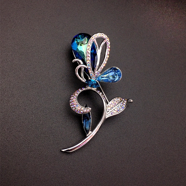 Picture of Sparkling Medium Zinc Alloy Brooche