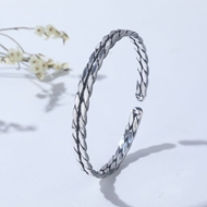 Picture of Latest Small Platinum Plated Fashion Bangle