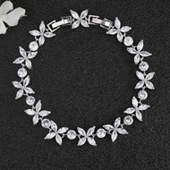 Picture of Famous Medium Platinum Plated Fashion Bracelet