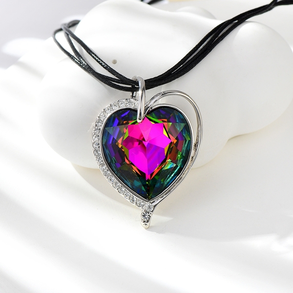 Picture of Love & Heart Zinc Alloy Pendant Necklace with Fast Delivery