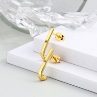 Picture of Delicate Gold Plated Stud Earrings with Fast Shipping