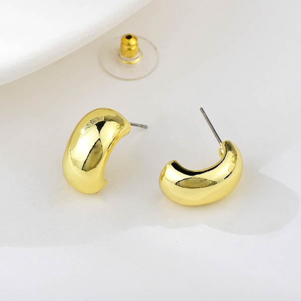 Picture of Funky Dubai Zinc Alloy Big Stud Earrings