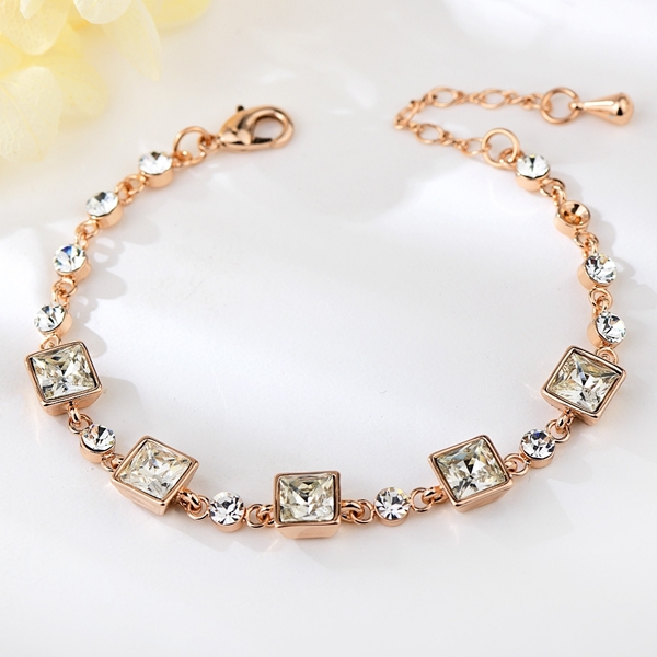 Picture of Classic and fashionable imitation crystal alloy bracelet