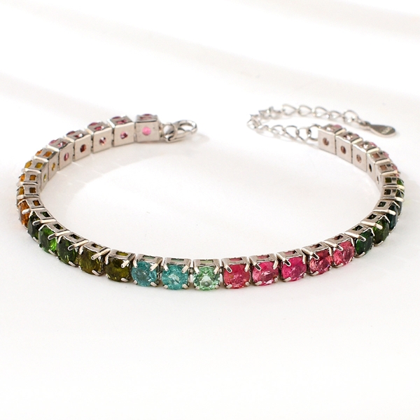 Picture of Delicate Small Fashion Bracelet at Factory Price