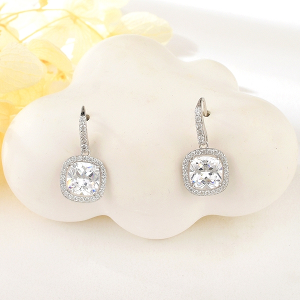 Picture of Distinctive White Party Dangle Earrings with Low MOQ