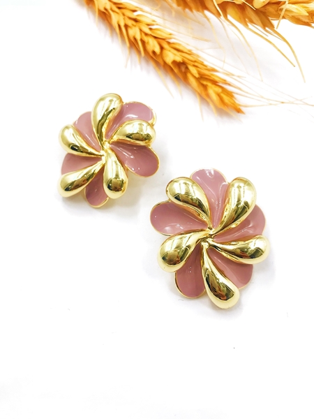 Picture of Simple Gold Plated Clip On Earrings For Your Occasions