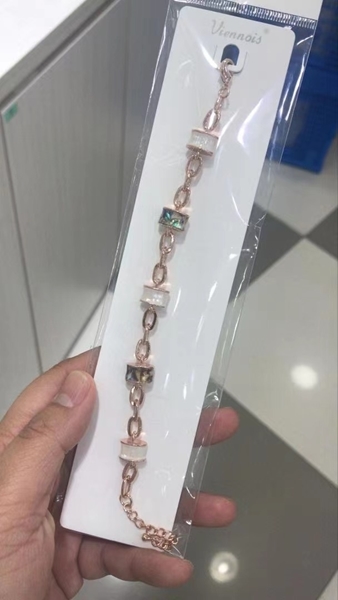 Picture of Beautiful Cubic Zirconia Work Short Chain Necklace