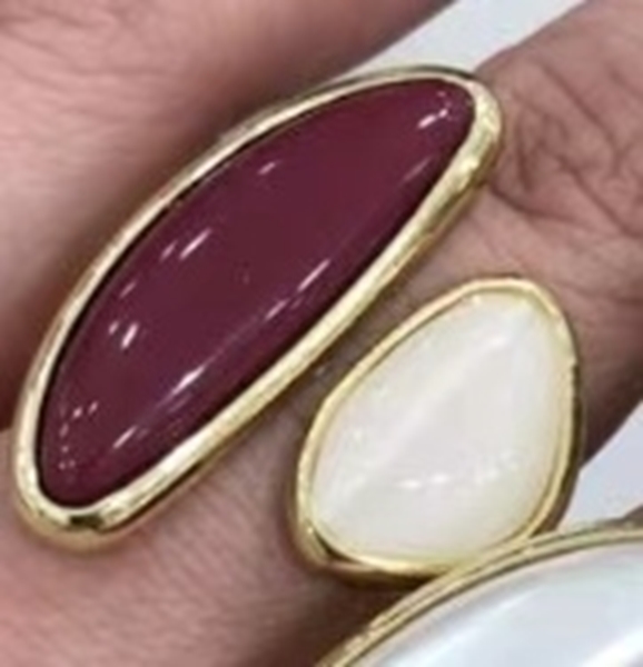 Picture of Low Cost Simple Resin Solitaire Ring with Low Cost