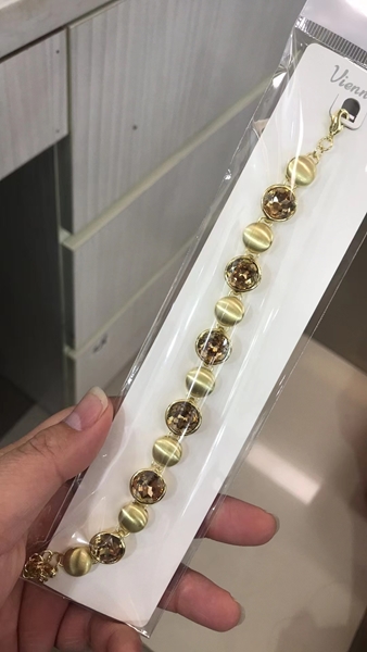 Picture of Distinctive Colorful Work Short Chain Necklace Online